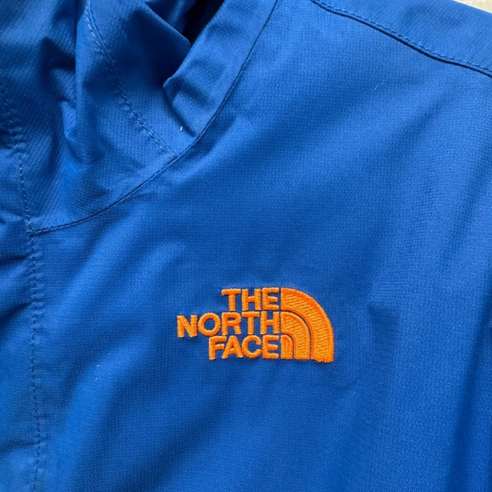 NORTH FACE Boy’s winter jacket. Boy’s size Large (14/16). Blue & Orange